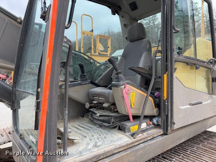 image for item FB3170 2015 Volvo EC250EL excavator