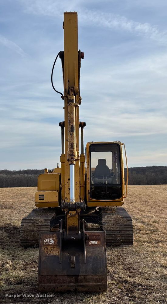 image for item FB3520 1997 John Deere 120 excavator