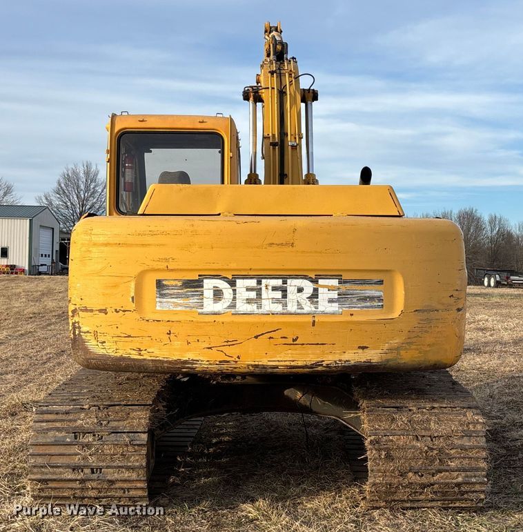 image for item FB3520 1997 John Deere 120 excavator
