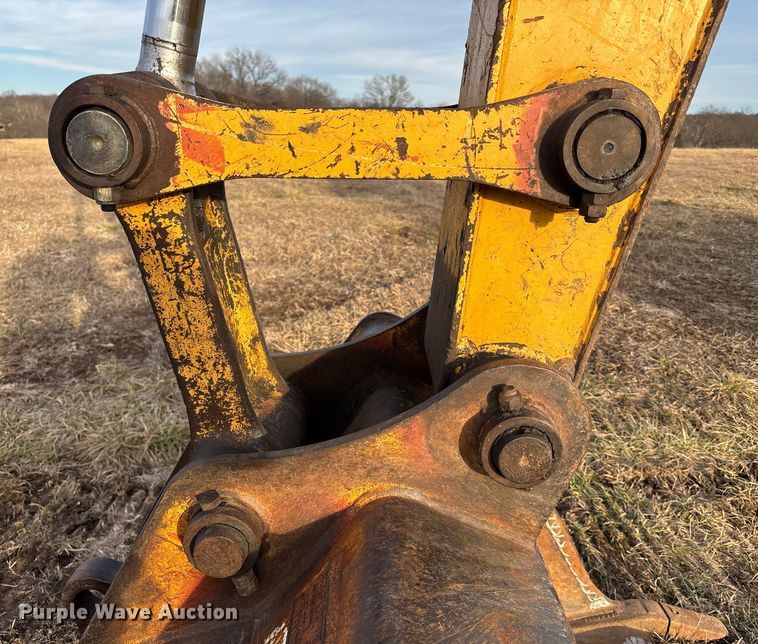 image for item FB3520 1997 John Deere 120 excavator