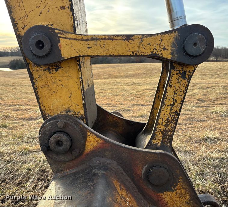 image for item FB3520 1997 John Deere 120 excavator