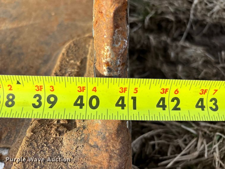 image for item FB3520 1997 John Deere 120 excavator