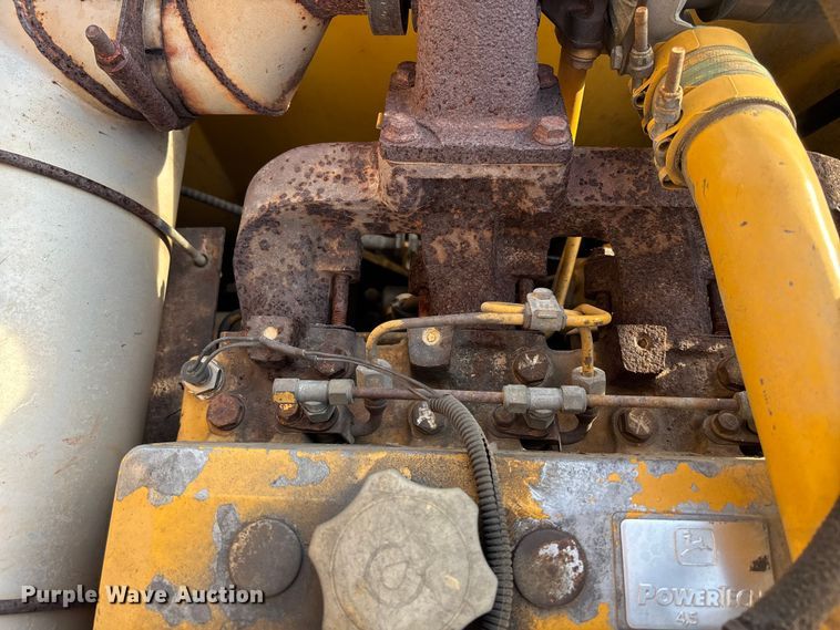 image for item FB3520 1997 John Deere 120 excavator