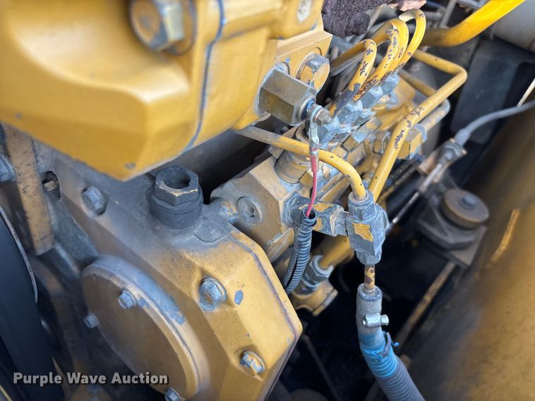 image for item FB3520 1997 John Deere 120 excavator