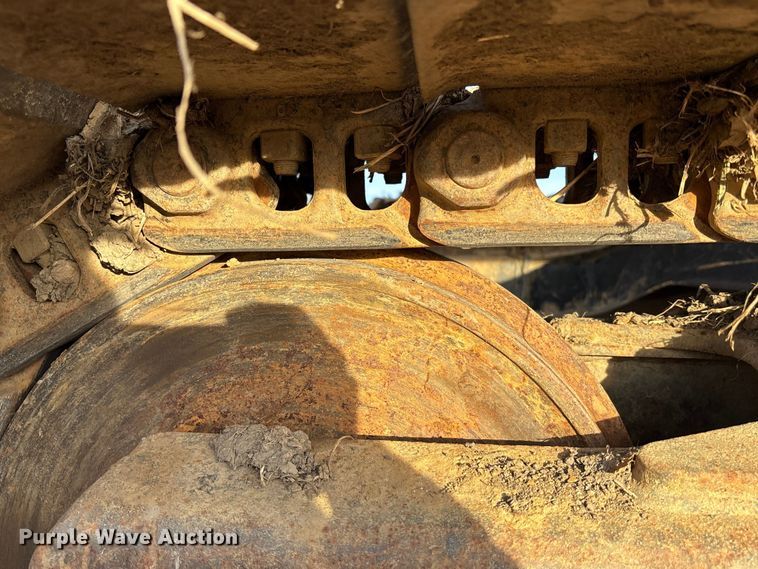 image for item FB3520 1997 John Deere 120 excavator