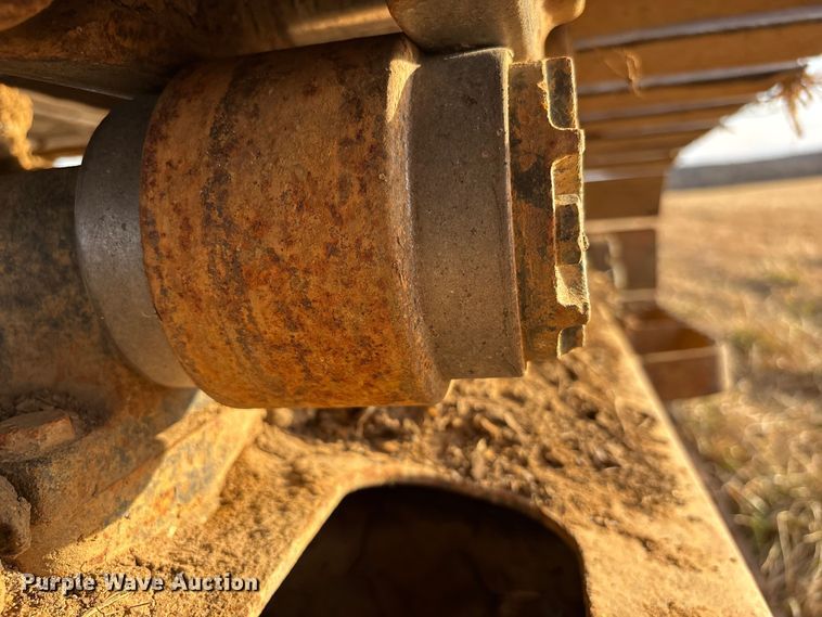 image for item FB3520 1997 John Deere 120 excavator