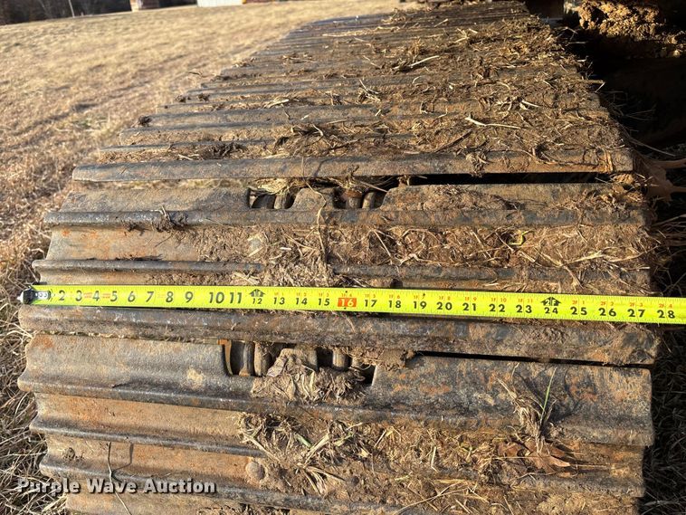 image for item FB3520 1997 John Deere 120 excavator