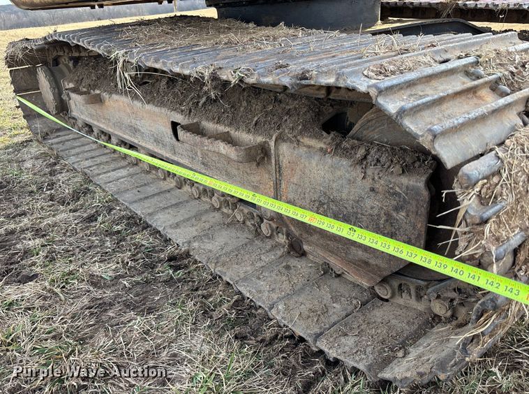 image for item FB3520 1997 John Deere 120 excavator