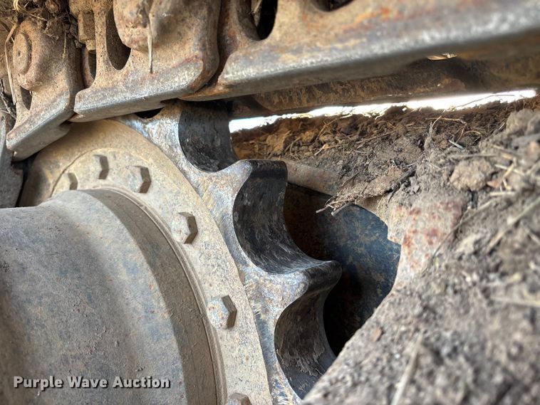 image for item FB3520 1997 John Deere 120 excavator