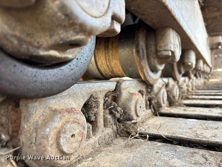 image for item FB3520 1997 John Deere 120 excavator