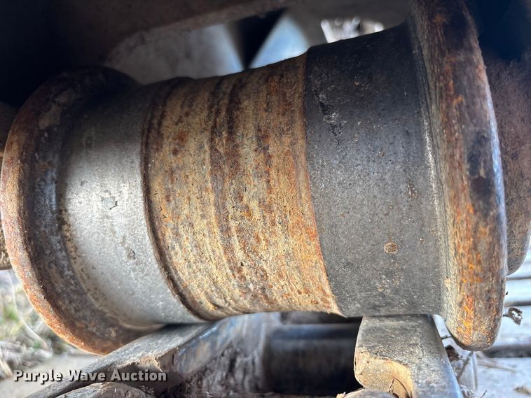 image for item FB3520 1997 John Deere 120 excavator