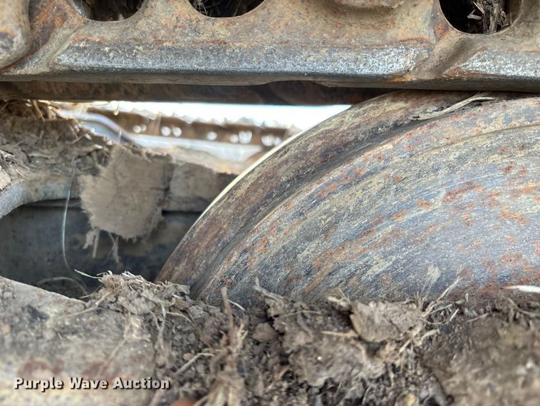 image for item FB3520 1997 John Deere 120 excavator