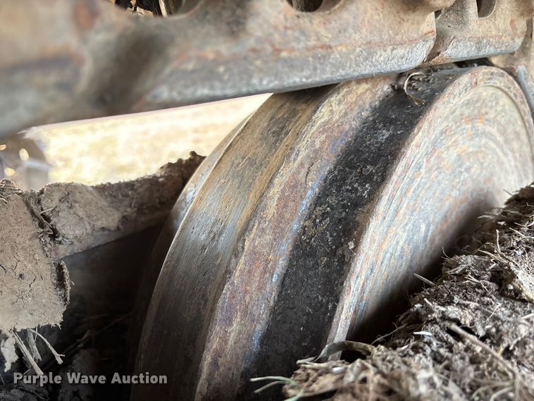 image for item FB3520 1997 John Deere 120 excavator