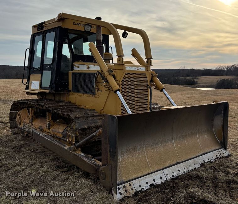 image for item FB3523 Caterpillar D6D dozer