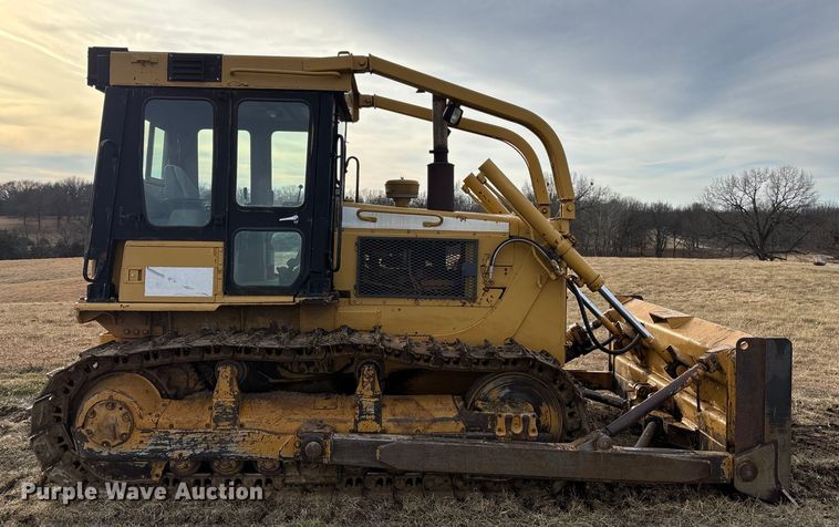 image for item FB3523 Caterpillar D6D dozer