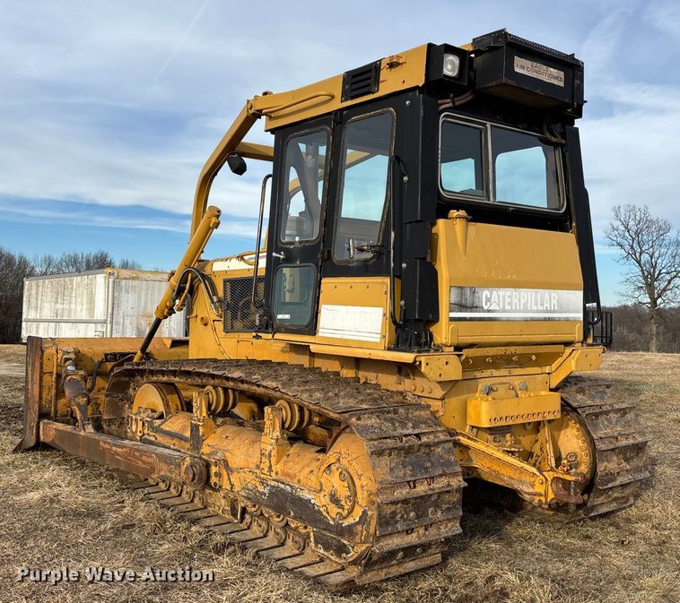 image for item FB3523 Caterpillar D6D dozer