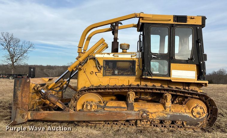 image for item FB3523 Caterpillar D6D dozer