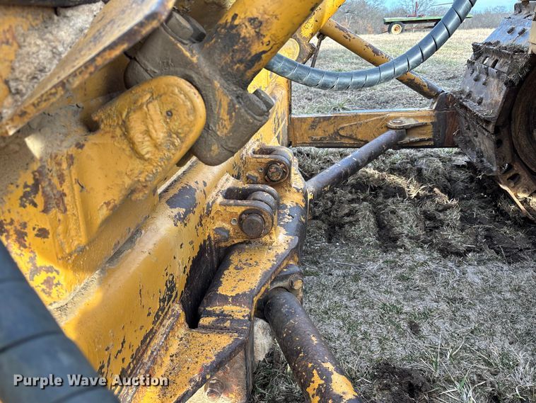 image for item FB3523 Caterpillar D6D dozer