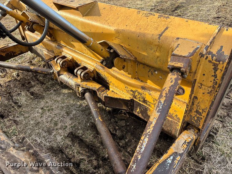 image for item FB3523 Caterpillar D6D dozer