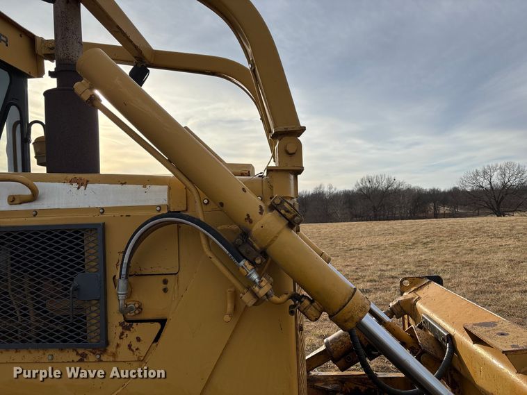 image for item FB3523 Caterpillar D6D dozer