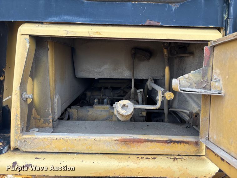 image for item FB3523 Caterpillar D6D dozer
