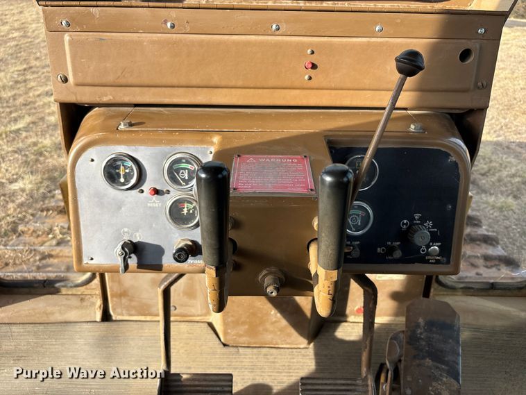 image for item FB3523 Caterpillar D6D dozer