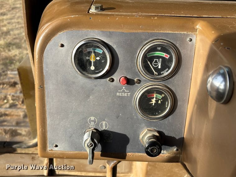 image for item FB3523 Caterpillar D6D dozer