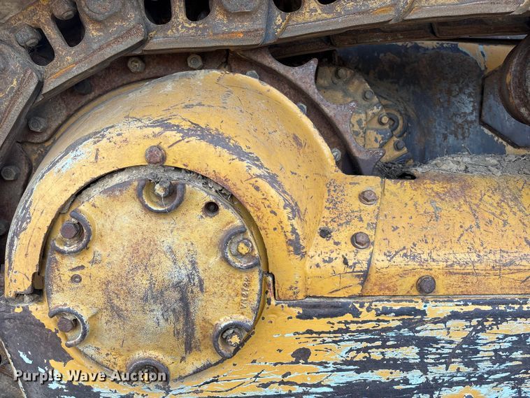 image for item FB3523 Caterpillar D6D dozer