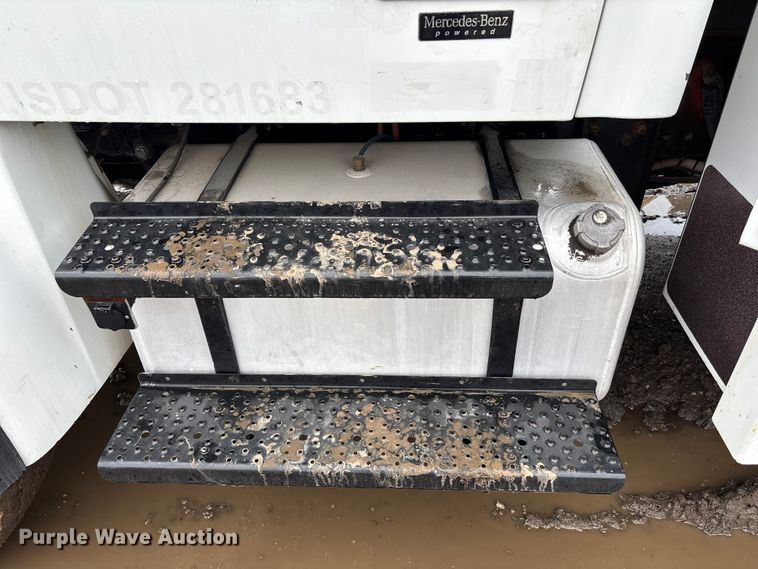 image for item FB3547 2007 Sterling Acterra fuel / lube truck