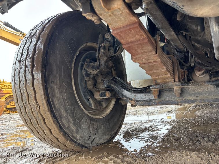 image for item FB3547 2007 Sterling Acterra fuel / lube truck