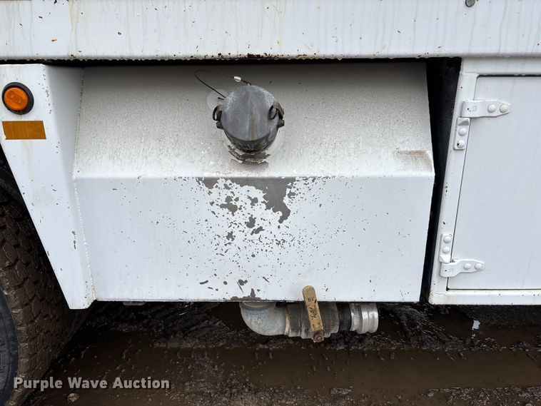 image for item FB3547 2007 Sterling Acterra fuel / lube truck