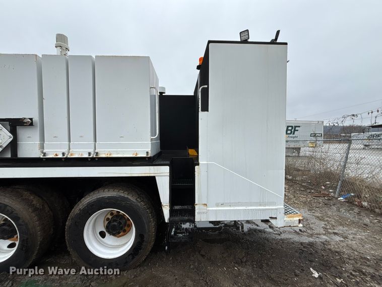 image for item FB3547 2007 Sterling Acterra fuel / lube truck