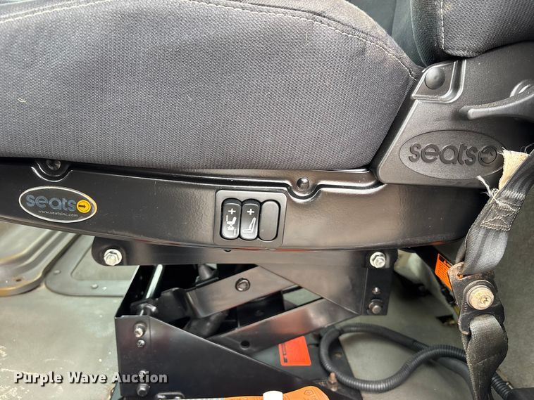 image for item FB3547 2007 Sterling Acterra fuel / lube truck