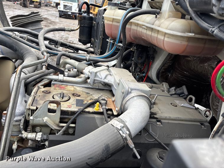 image for item FB3547 2007 Sterling Acterra fuel / lube truck