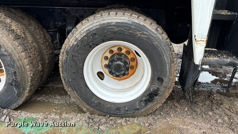 image for item FB3547 2007 Sterling Acterra fuel / lube truck