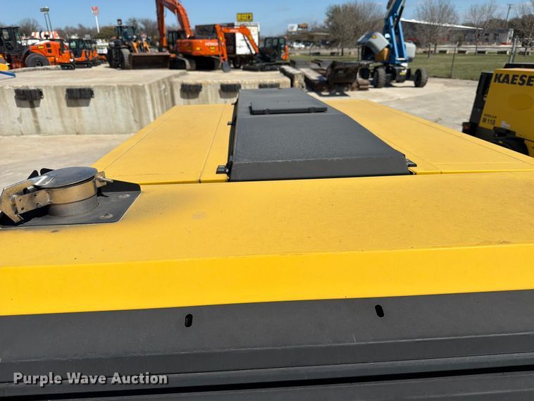 image for item FB7981 2022 Kaeser M118 air compressor