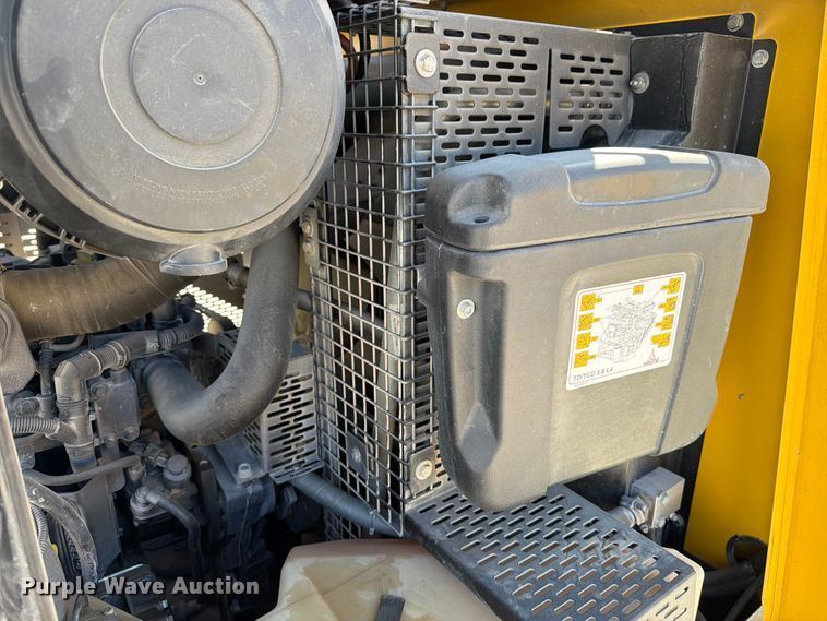 image for item FB7981 2022 Kaeser M118 air compressor