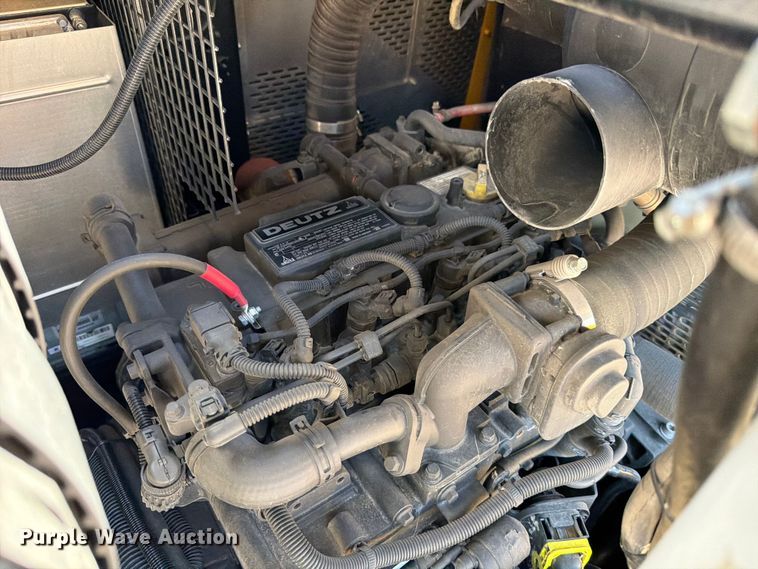 image for item FB7982 2022 Kaeser M118 air compressor