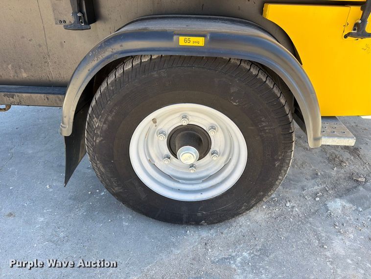 image for item FB7982 2022 Kaeser M118 air compressor