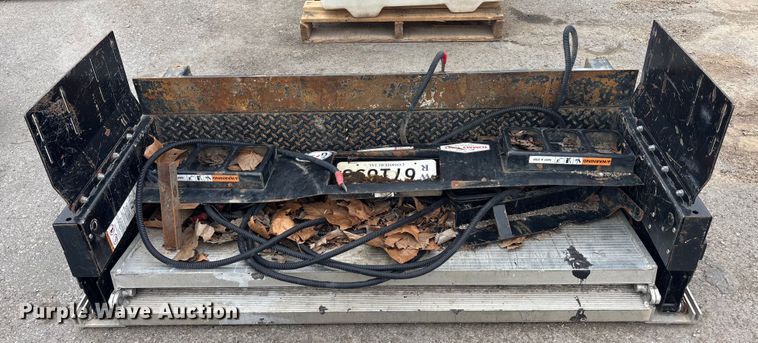 image for item FC1588 Tommy Gate lift gate