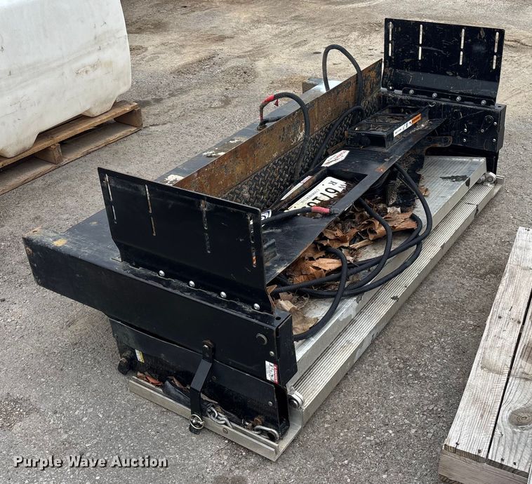 image for item FC1588 Tommy Gate lift gate