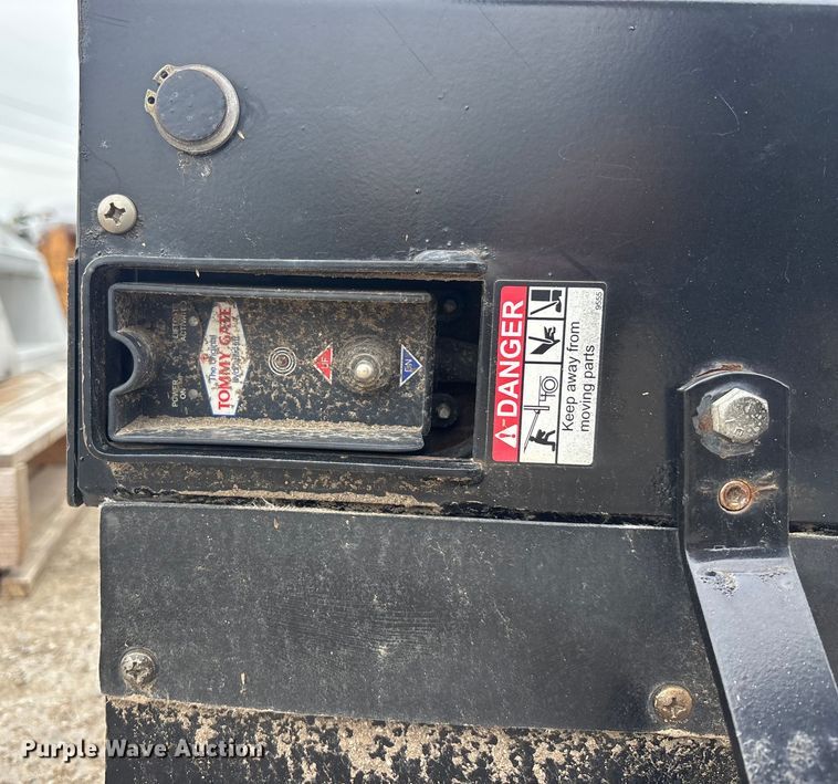 image for item FC1588 Tommy Gate lift gate
