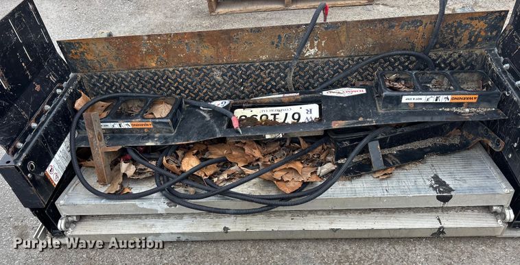 image for item FC1588 Tommy Gate lift gate