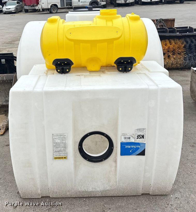 image for item FC1589 (3) poly tanks