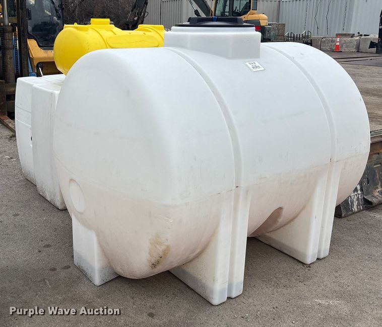 image for item FC1589 (3) poly tanks