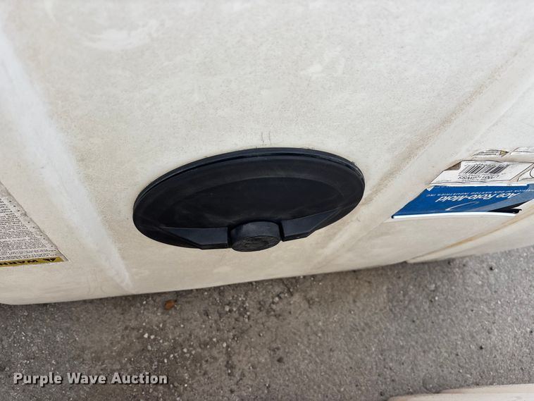 image for item FC1589 (3) poly tanks