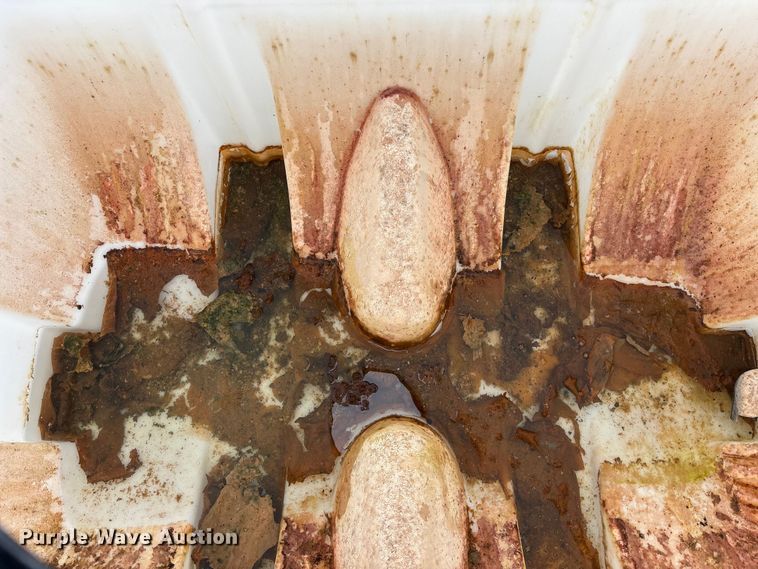 image for item FC1589 (3) poly tanks