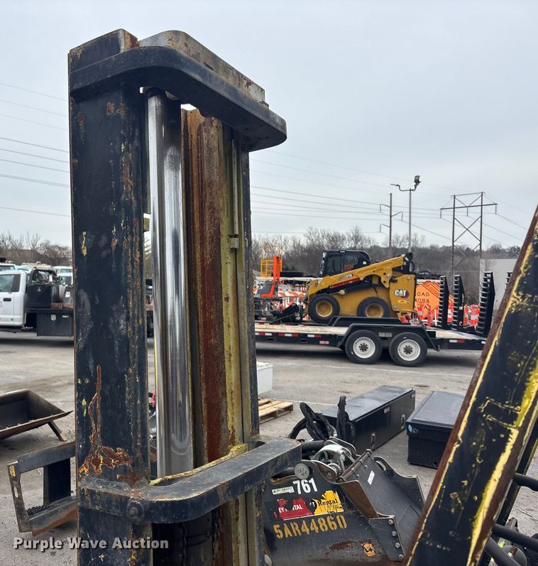 image for item FC1590 Clark C500-40 forklift