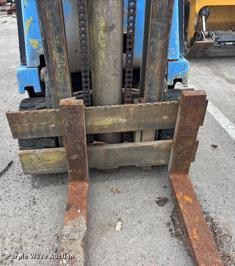 image for item FC1590 Clark C500-40 forklift