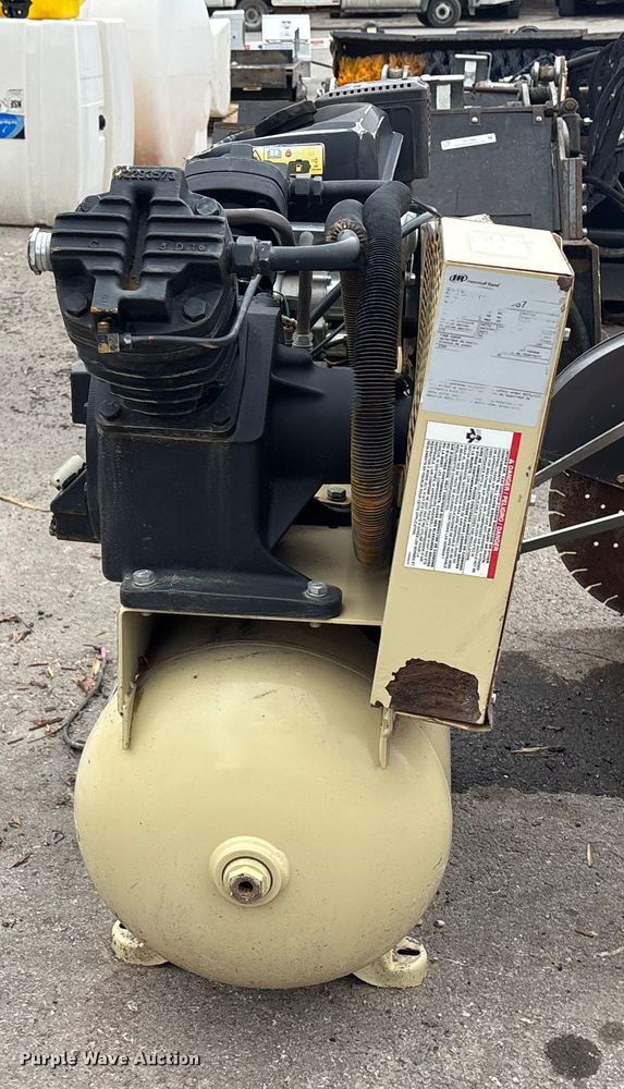 image for item FC1591 Ingersoll Rand 2475 air compressor